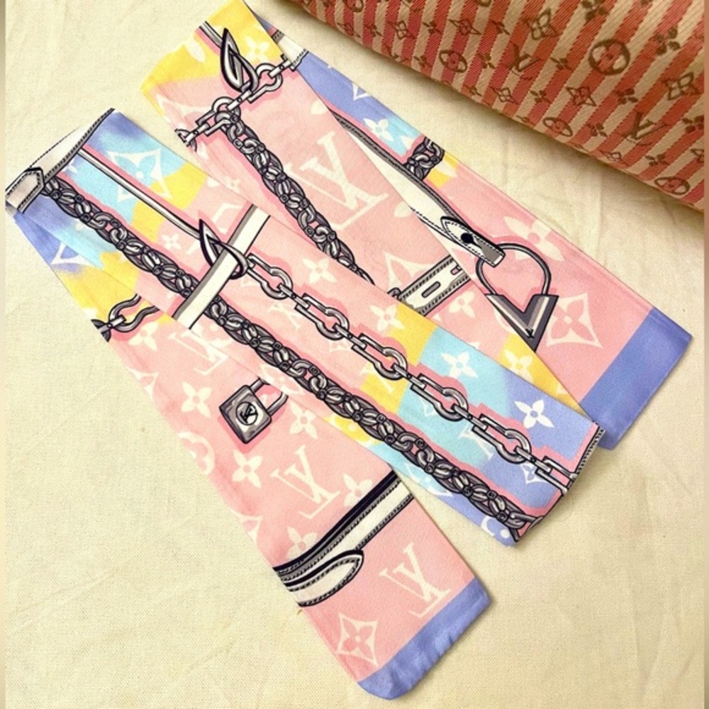 Designer Bandeau Silk Twilly Scarf in Chain Pastel - Picture 5 of 10